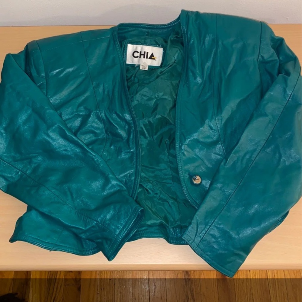 100% Leather Green w/Shoulder Pad Waist Length Jacket